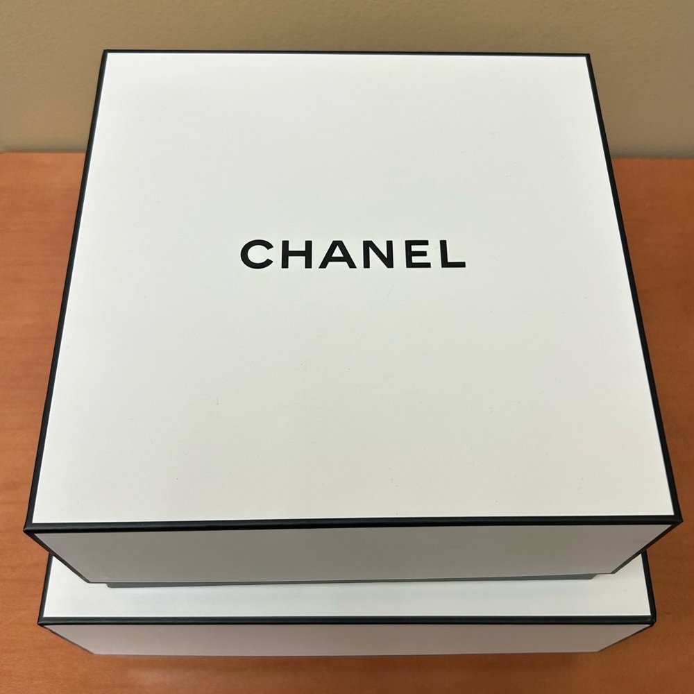 1 Chanel Gift Box 9x9